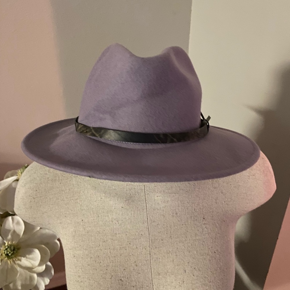 NWT Lavender Gelso Blanco Hat